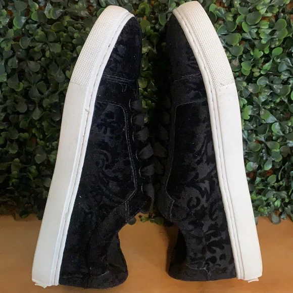 Rebecca Minkoff Velvet Jacquard Sneaker Shoe | Womens Size 7.5 | Black - Picture 7 of 9